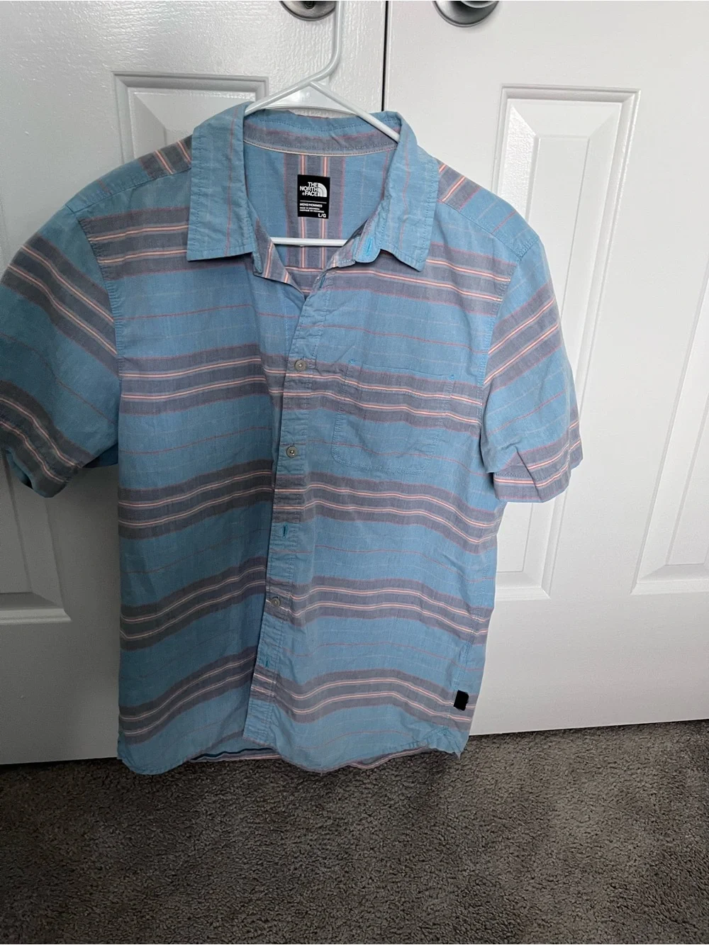 The North Face Men’s Large striped Button up short sleeve shirt